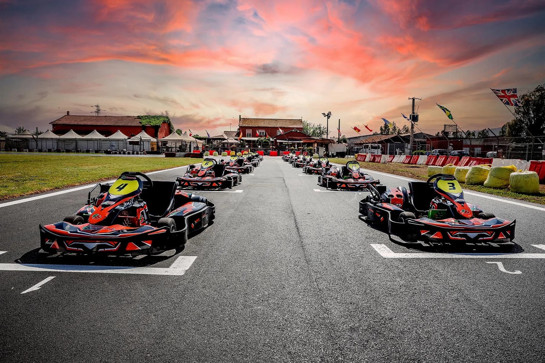 Griglia di partenza sulla pista di Kart Roma